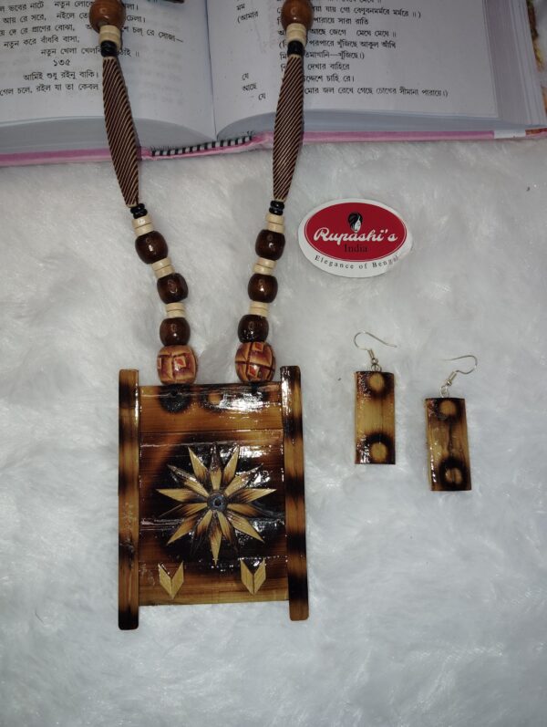 Handcrafted Wooden Necklace & Earring Set – "Prakriti Elegance"