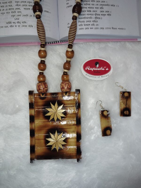Handcrafted Wooden Necklace & Earring Set – "Prakriti Elegance"